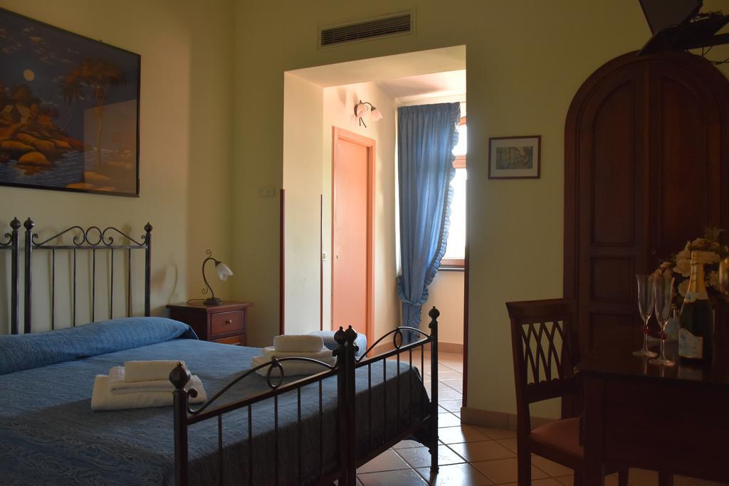 אג'רולה Hotel Risorgimento מראה חיצוני תמונה